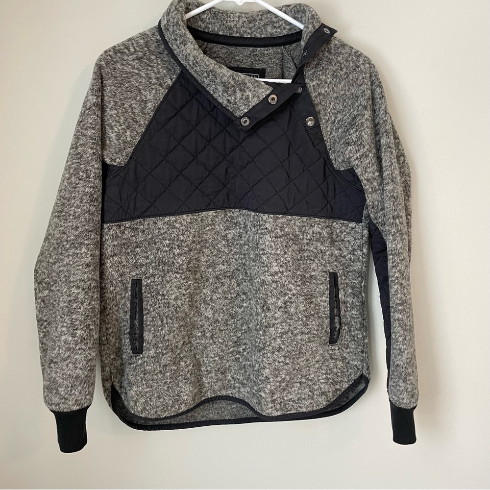 Abercrombie & Fitch Gray and Black Asymmetrical Quilted Pullover